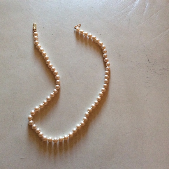 Source Unknown Jewelry - Faux Pearl Necklace -17" length